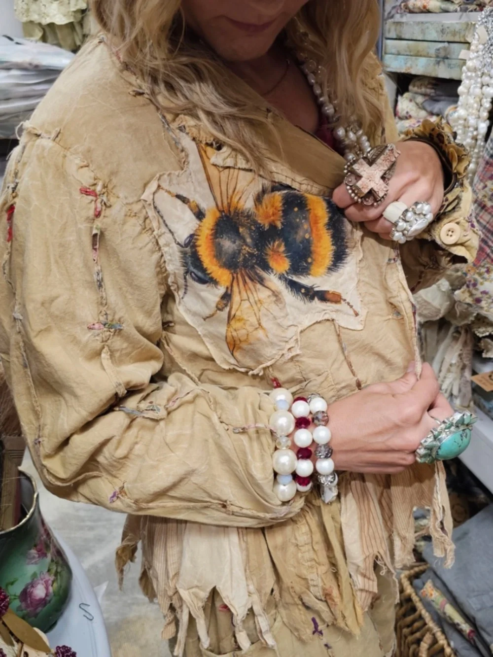 🎉 A RARE BIRD “ BUMBLE “ A RARE BIRD HAND MADE BUMBLE BEE ROSE JACKET